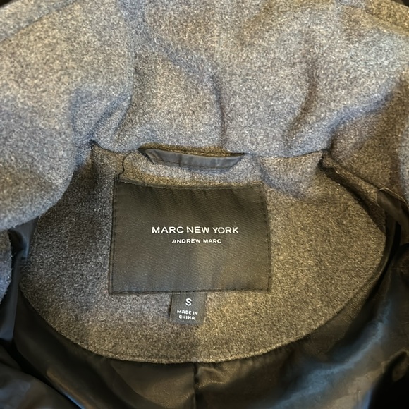 Black women’s jacket size small - Picture 2 of 4